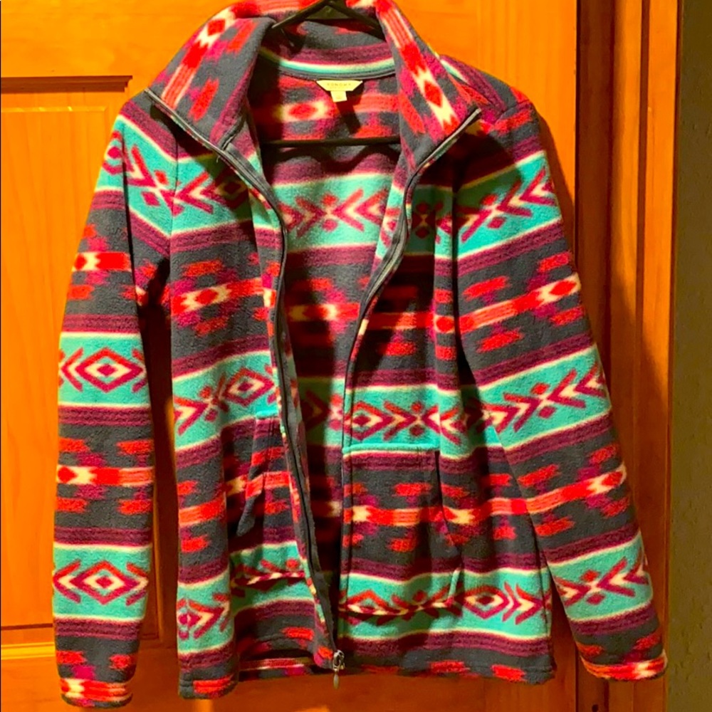 Fleece jacket with Patagonia type pattern